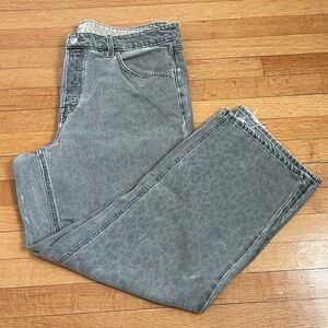 Universal Thread Mid-Rise 90’s Baggy Jeans in Light Beige Leopard